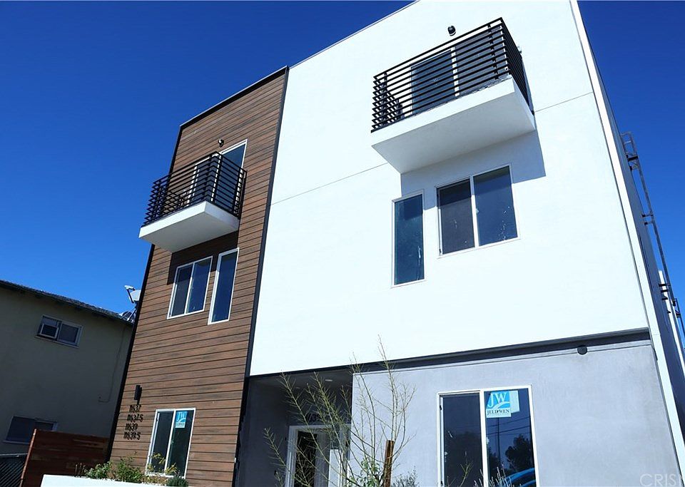 1st image of 11637 Burbank Blvd