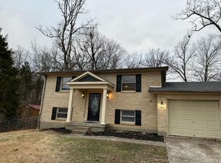 220 Indiana Trl, Radcliff, KY 40160