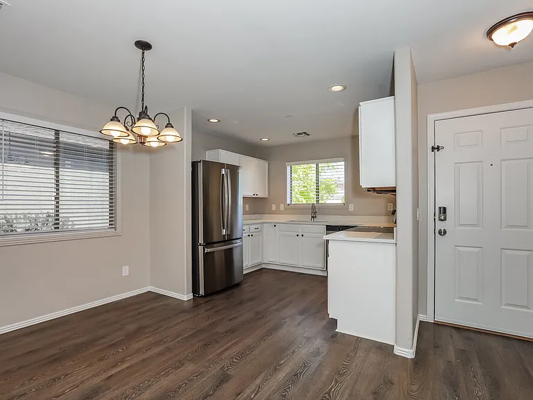 1101 E Desert Rose Trl — Photo 6