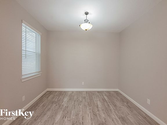 4th image of 9917 Brickhouse Dr