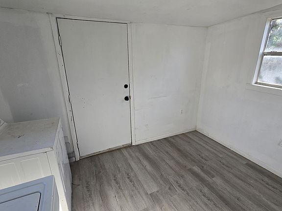3rd image of 1511 32nd St