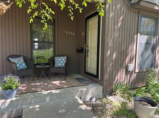 10258 Cedarbrooke Ln, Kansas City, MO 64131