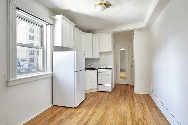 Rented by Compass | media 6