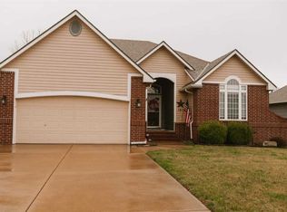 1412 Chestnut Ct, Halstead, KS 67056