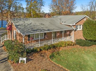 2103 Lynwood Dr, Greensboro, NC 27406