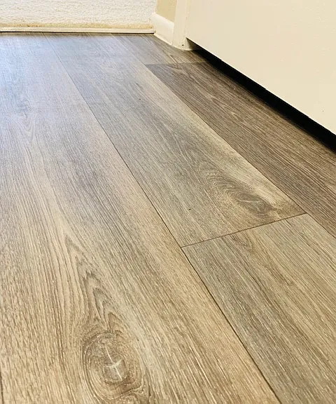 Desert Springs Apartments — Photo 31