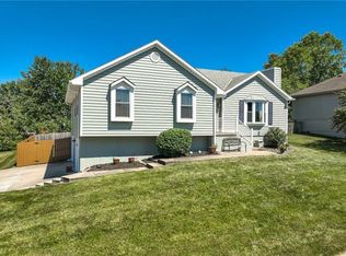 1001 SW Merritt St, Lees Summit, MO 64081