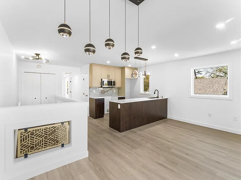 115 Blenheim Ave — Photo 24