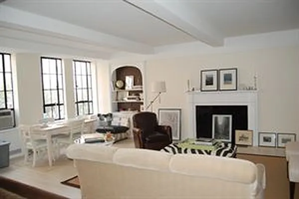 Rented by Douglas Elliman | media 15