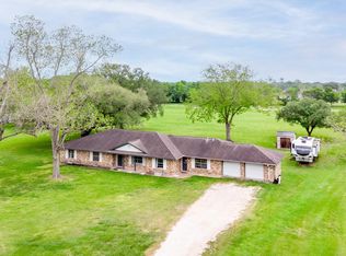 2821 Harkey Rd, Pearland, TX 77584