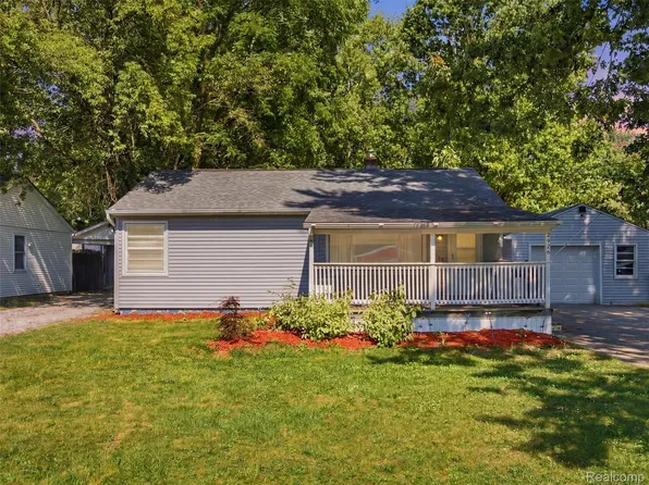 3328 Mills Acres St, Flint, MI 48506