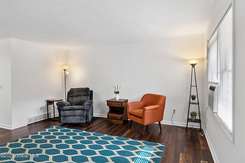 5th image of 128 Rimbrave Drive
