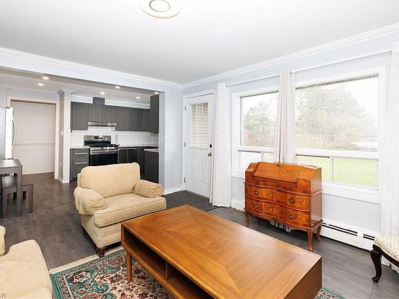 5th image of 521 Marshall Rd