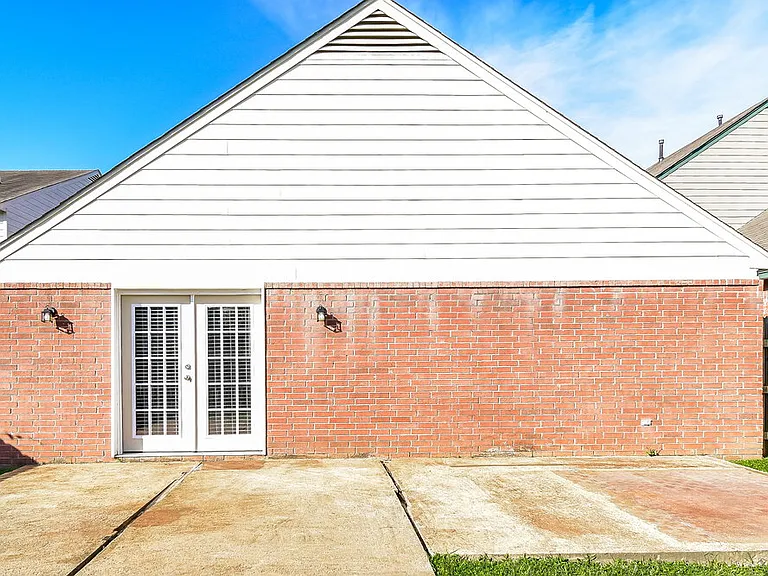 7296 Green Ash Dr — Photo 16