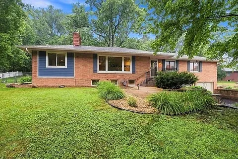 3600 Sunrise Dr E