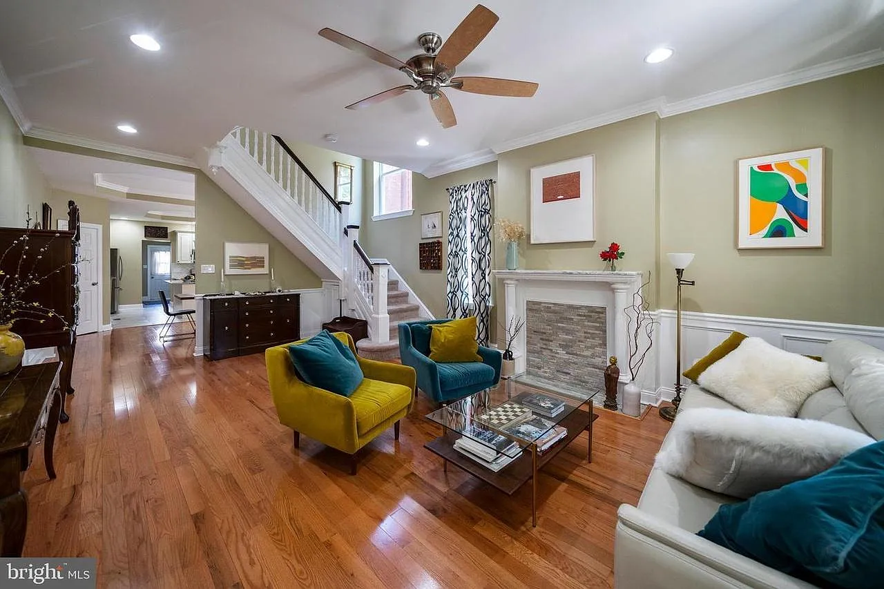5 bed, 3.5 bath, 2838 sqft, $3,200 — Photo 3