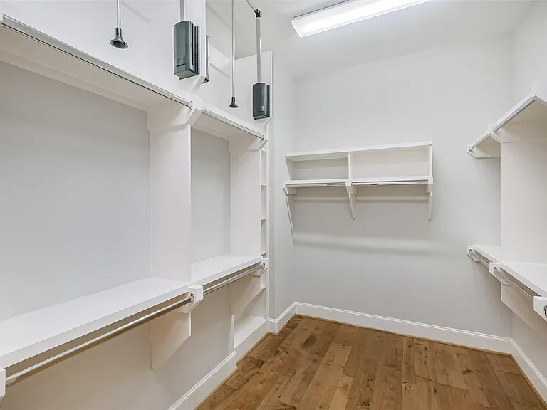 3907 Austin St — Photo 29
