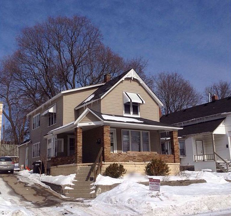 1st image of 407 Spencer St NE #2