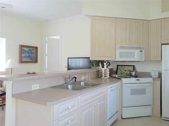 2nd image of 3509 Ocean Dr #0