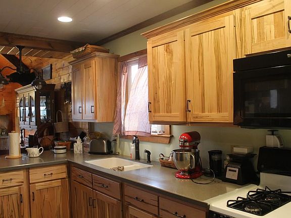2nd image of 25 Hartman Ln