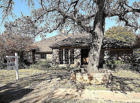 2nd image of 1813 Glenbrook Ct