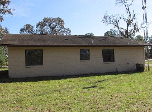 3rd image of 230 W Country Club Dr