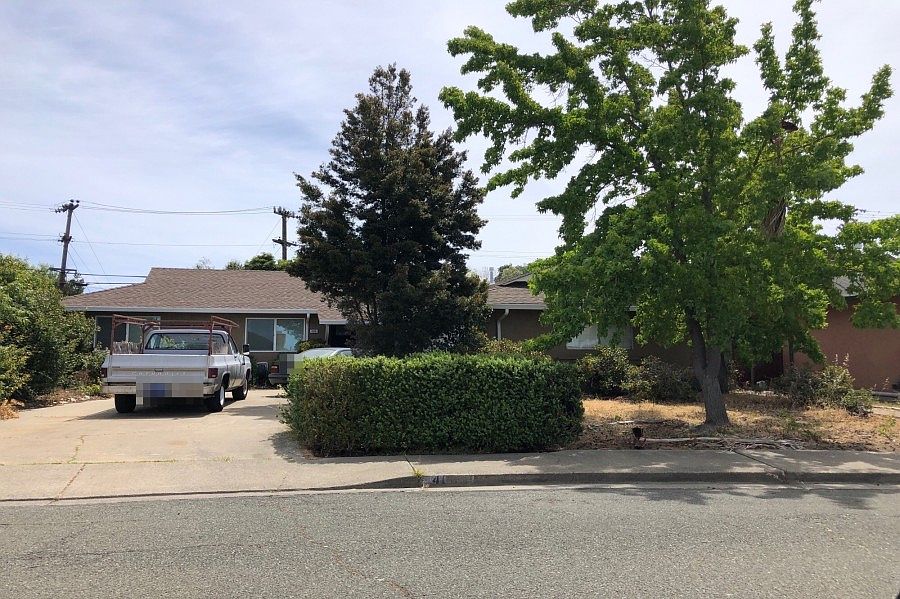 1st image of 406 Cima Dr