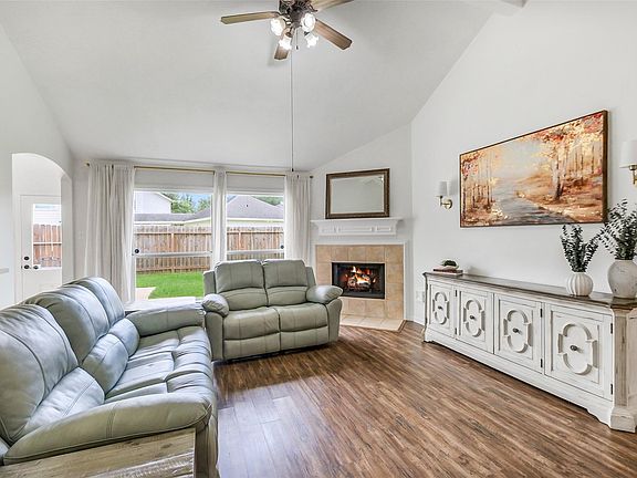 4th image of 1522 Waterside Village Drive