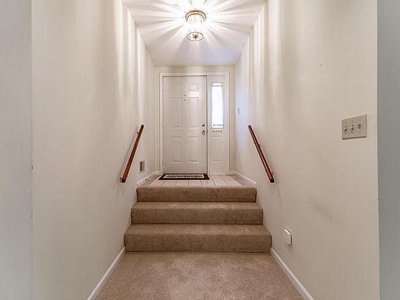 5th image of 9736 Parkway Dr