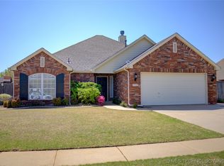 1717 W Charleston St, Broken Arrow, OK 74011