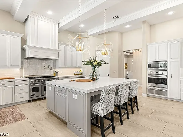 18 Castle Oaks Ct — Photo 7