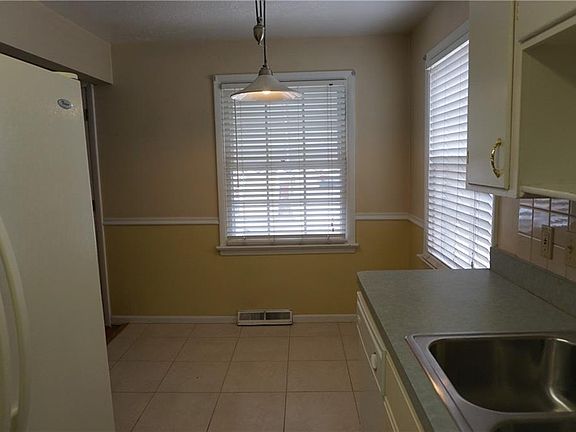 5th image of 1571 Olivewood Ave