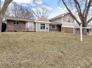 7201 Oaklawn Ave, Edina, MN 55435