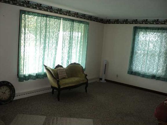 4th image of 1016 Jackson St