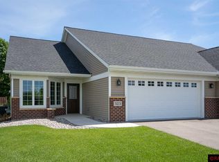 523 Haralson Dr, Belle Plaine, MN 56011