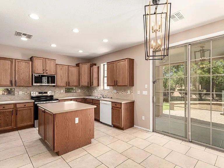 15204 W Westview Dr — Photo 13