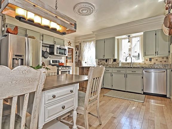 5th image of 23 E Bacon St