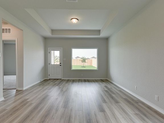 Hennersby Hollow - Travis Interior Image 4