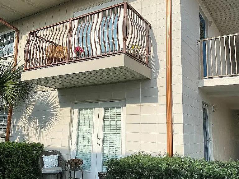 2100 W Beach Dr #H204 — Photo 2