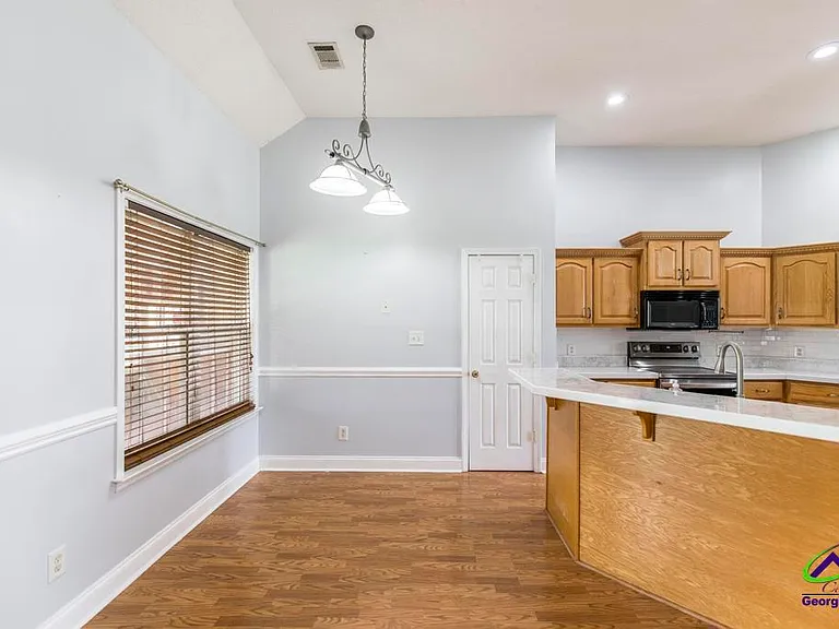 217 Sedgebrooke Dr — Photo 12