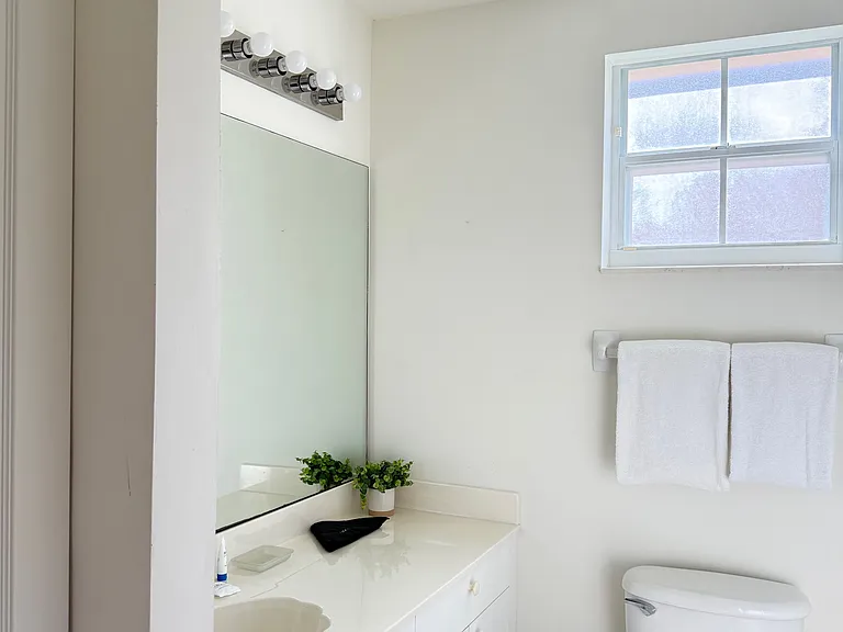 Second bathroom with tub/shower combination