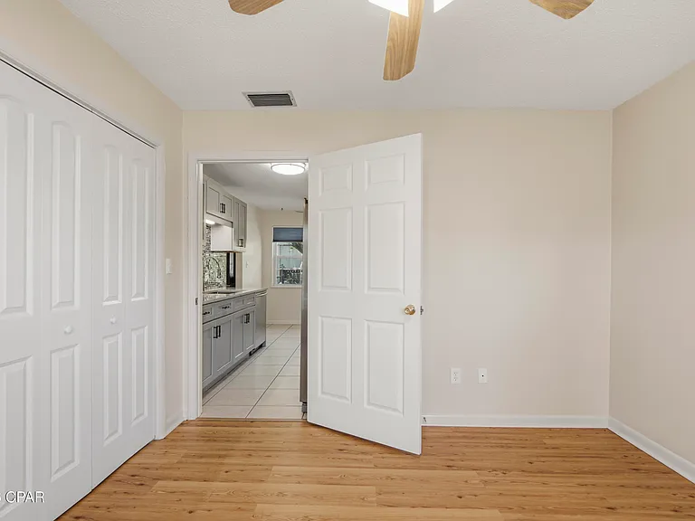139 Manistee Dr — Photo 14