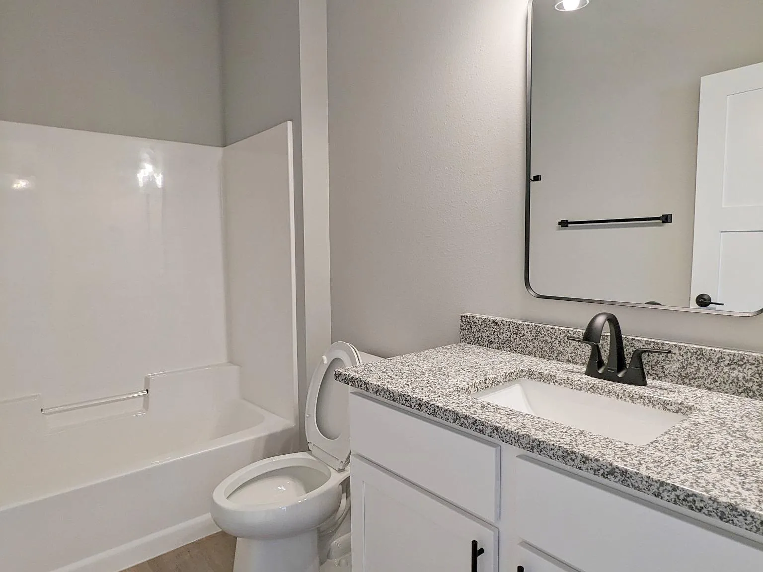 3 bed, 1552 sqft, $2,700 — Photo 3