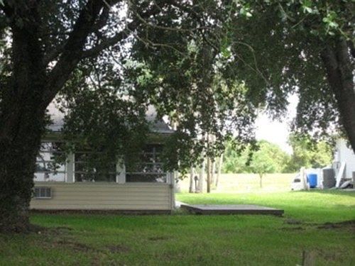 3rd image of 1256 N Shore Dr