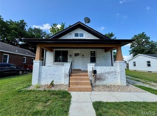 1222 W Main St, Mascoutah, IL