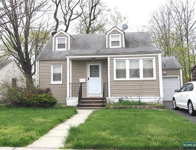 2nd image of 125 Rutherford Blvd