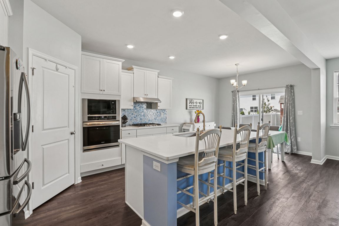 Bradshaw Dr-S2207-023.jpg