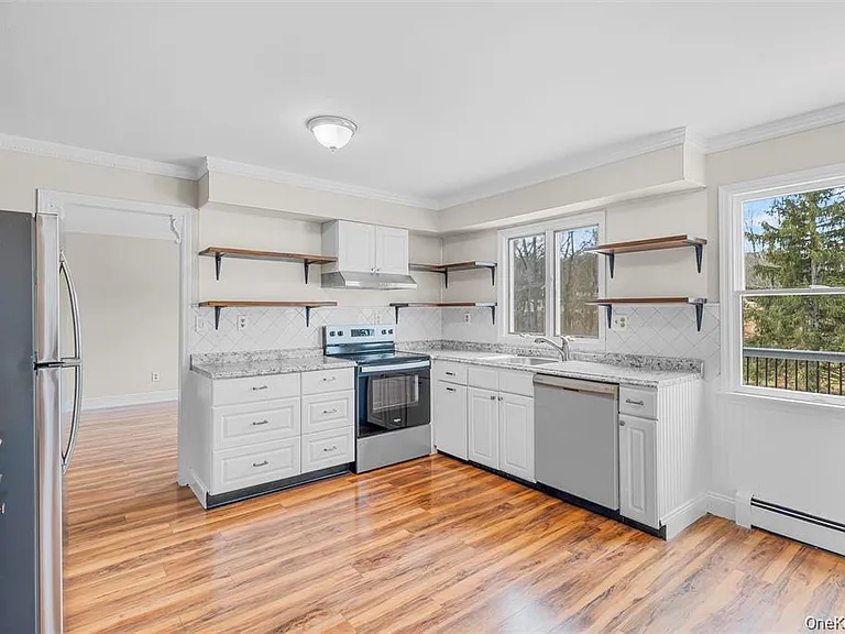 10 Leone Ct — Photo 11