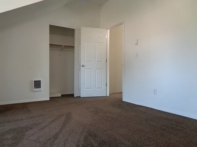 436 Norway St NE — Photo 11