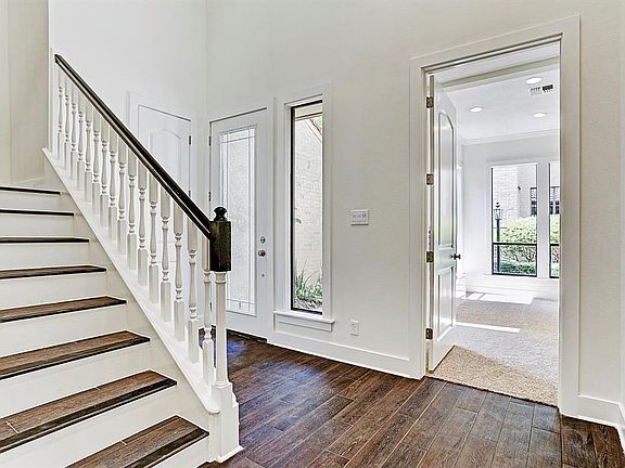 2nd image of 15743 Tanya Cir